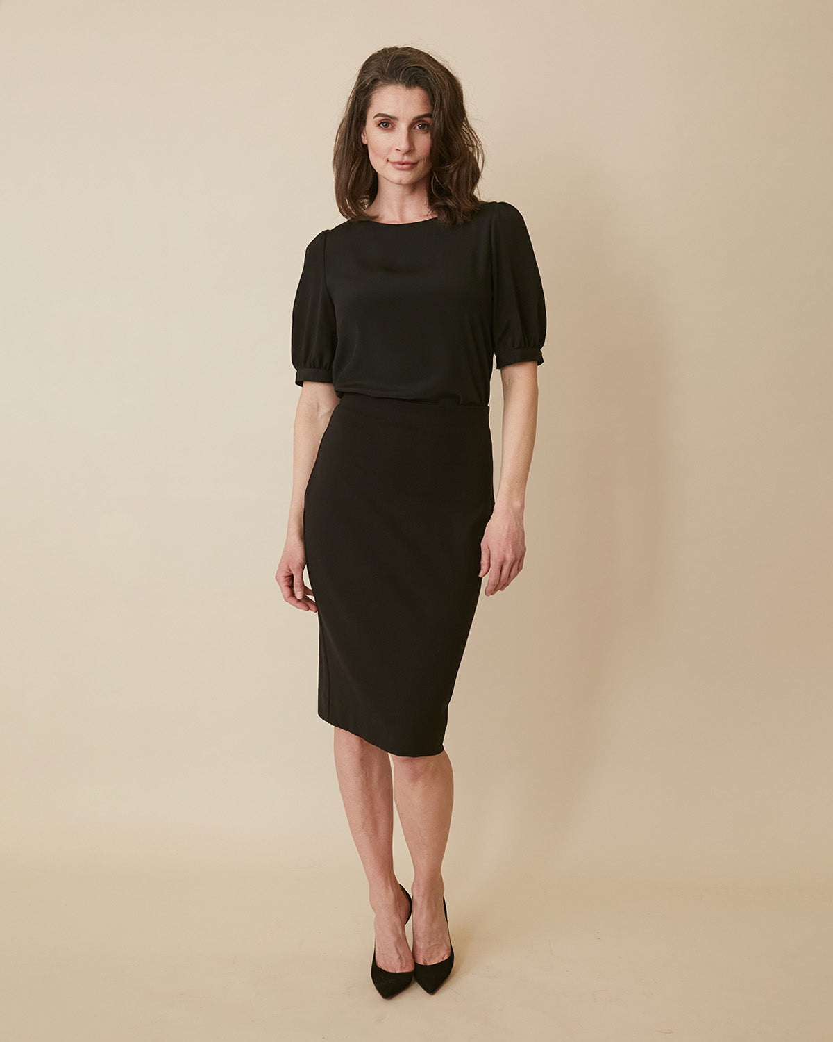 "#color_BLACK|Jessica is 5'10", wearing a size S