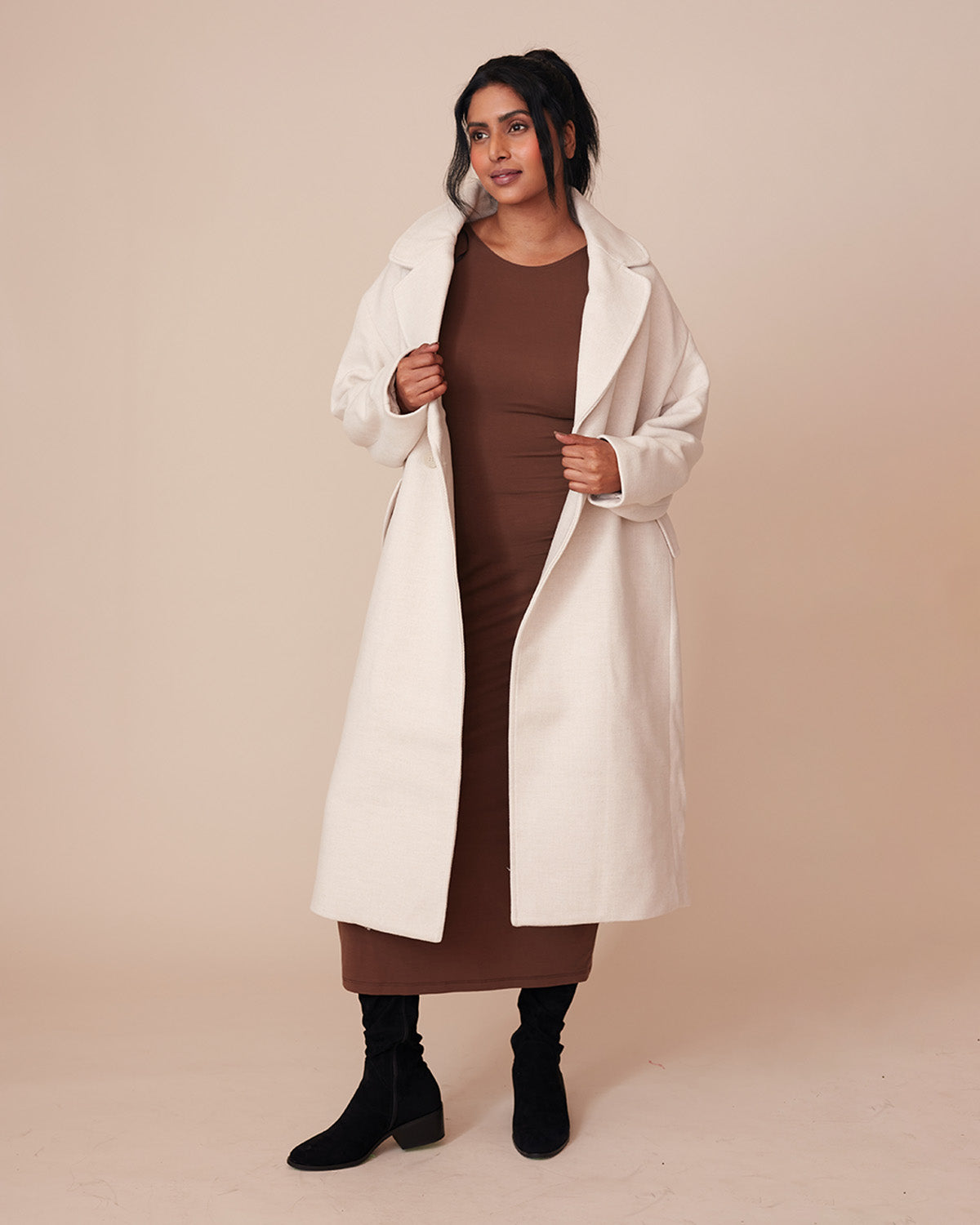 "#color_ESPRESSO|Chin is 5'9", wearing a size L