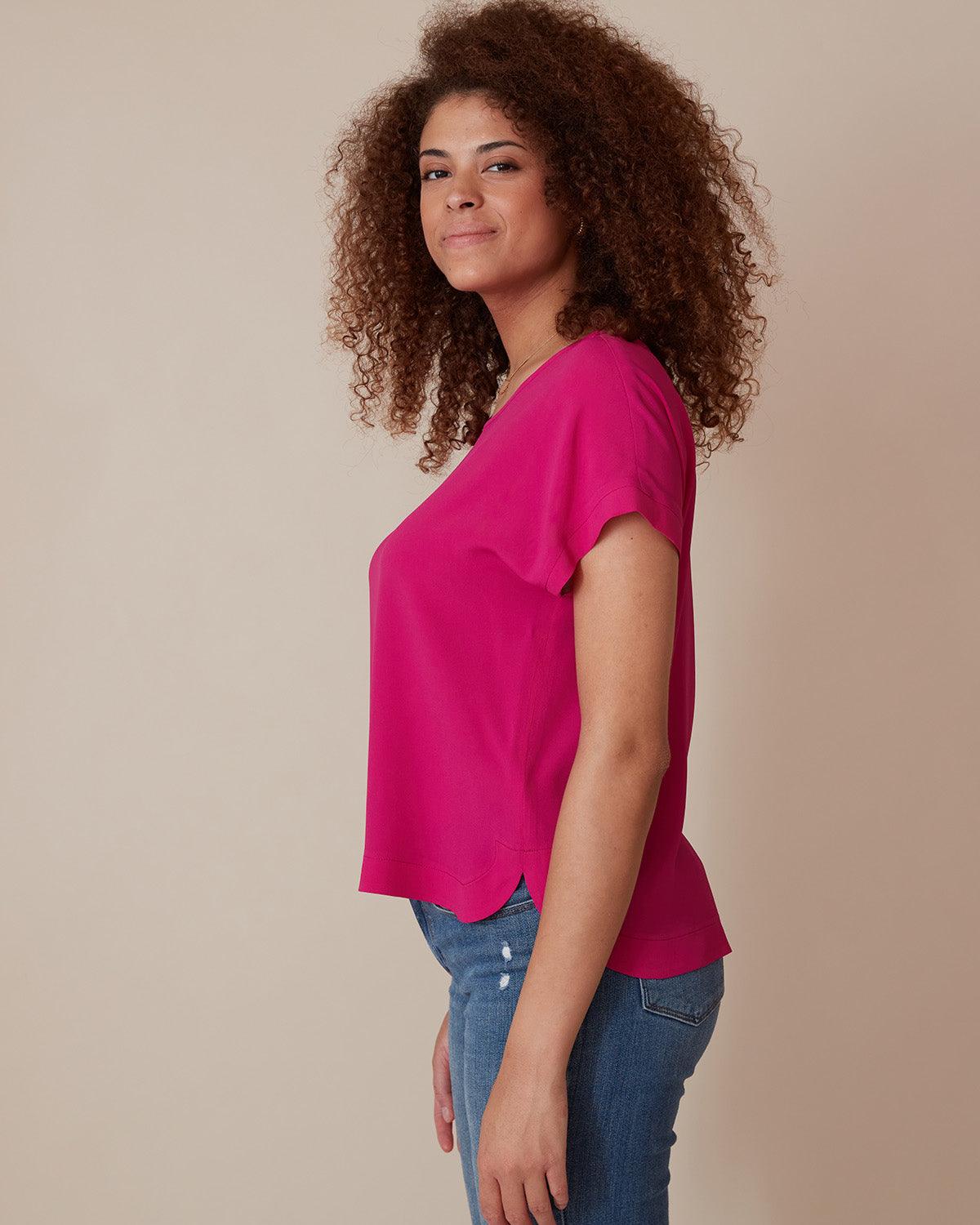 "#color_FUCHSIA|Cassandra is 5'11", wearing a size L