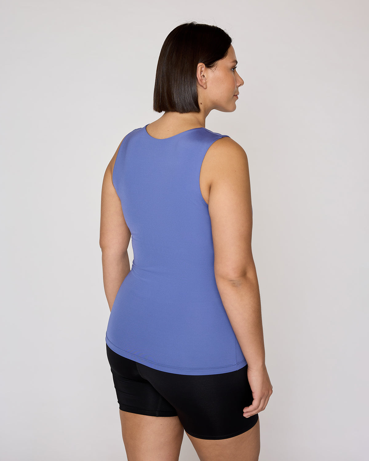 "#color_Coastal Blue|Maya is 5'7" and wears a size L