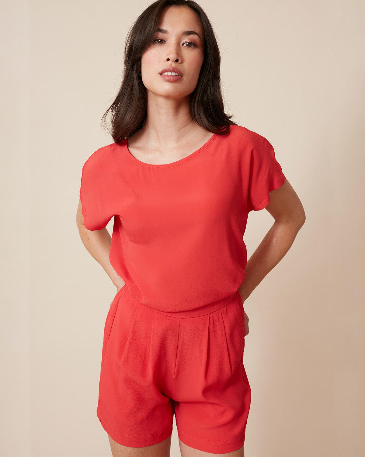 "#color_CHILI RED|Elyse is 5'9", wearing a size XS
