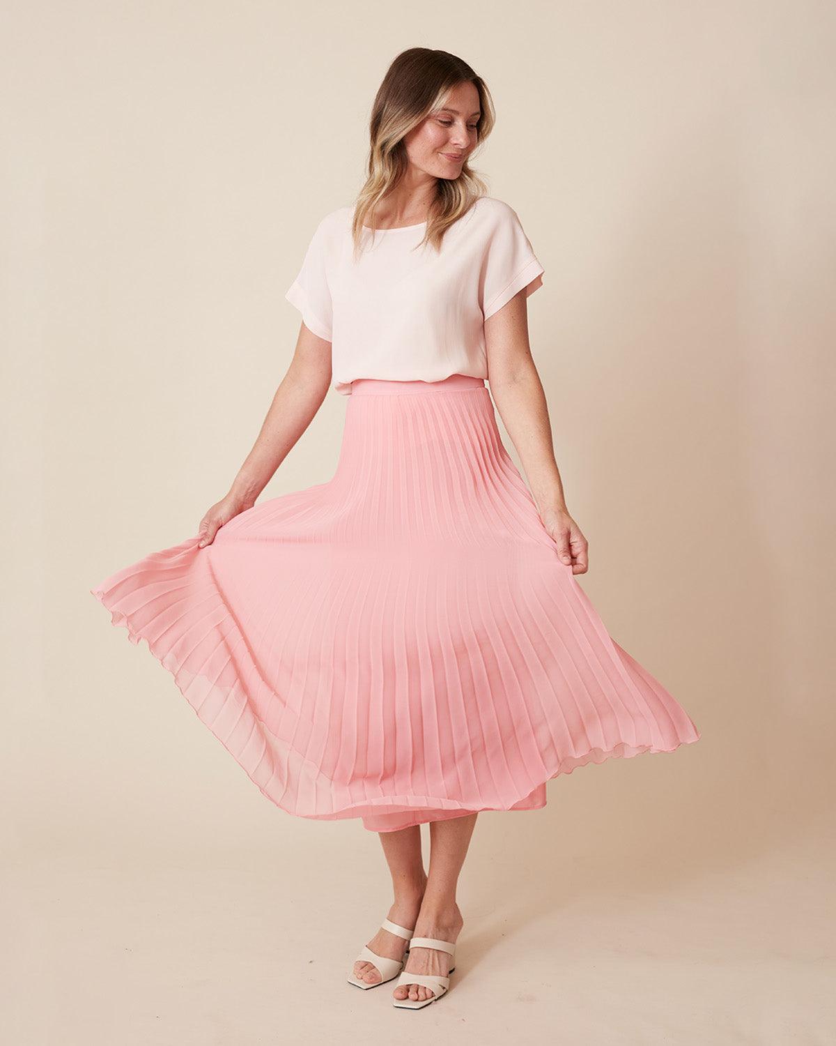 "#color_BLUSH PINK|Lauren is 5'9", wearing a size S