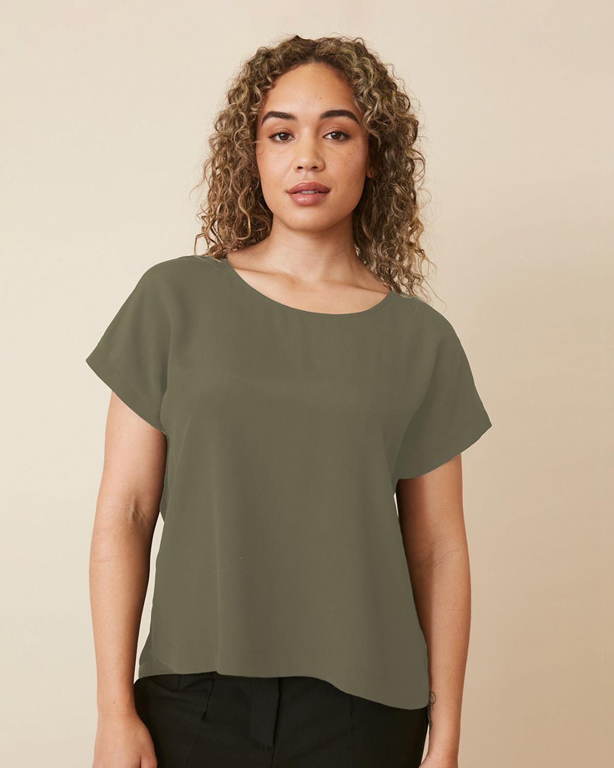 "#color_MOSS|Zoe is 5'8", wearing a size M