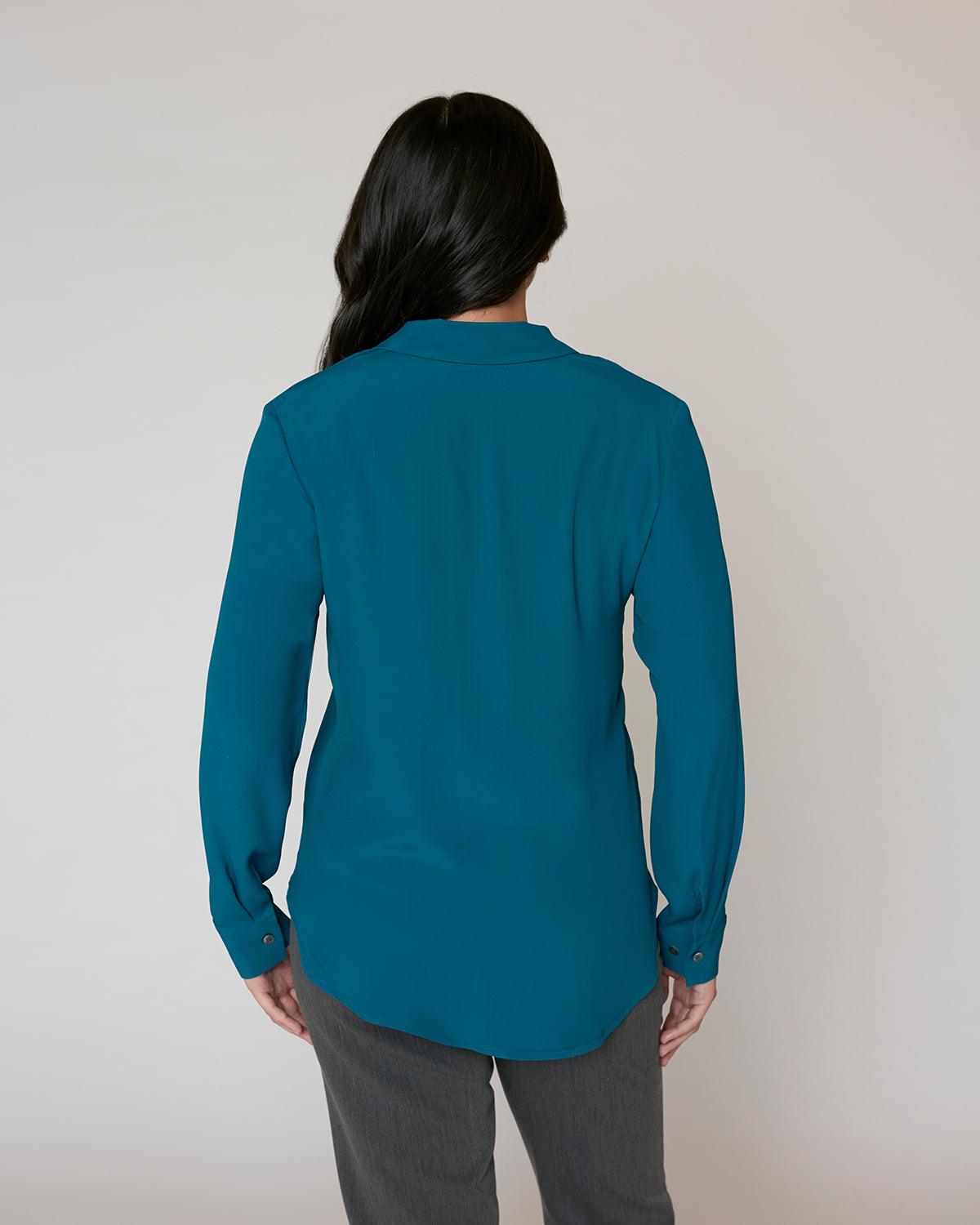 "#color_TOPAZ| Emi is 5'7.5", wearing a size S