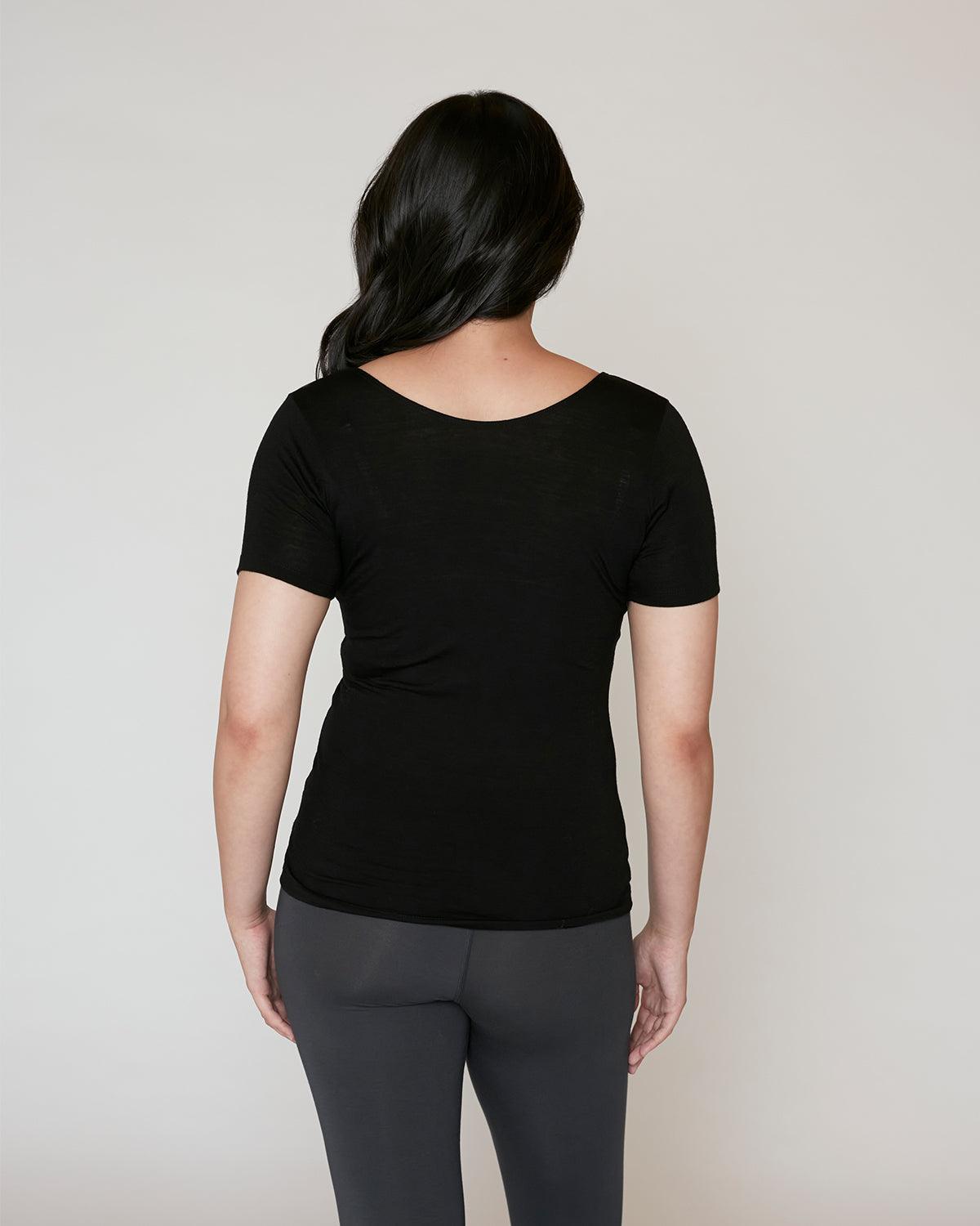 "#color_BLACK| Emi is 5'7.5", wearing a size S