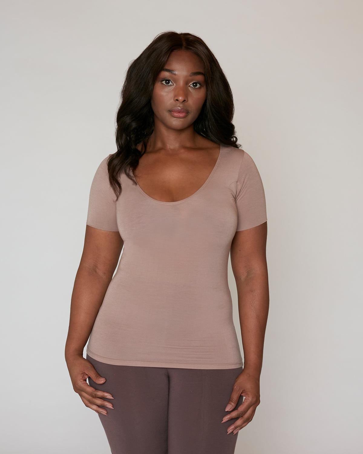 "#color_toffee| Tolu is 5'7.5" and wears a size M