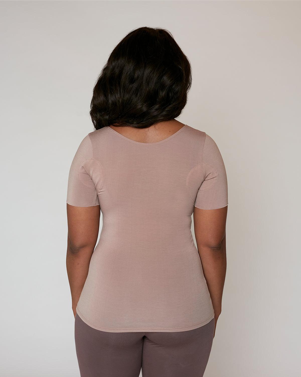 "#color_toffee| Tolu is 5'7.5" and wears a size M