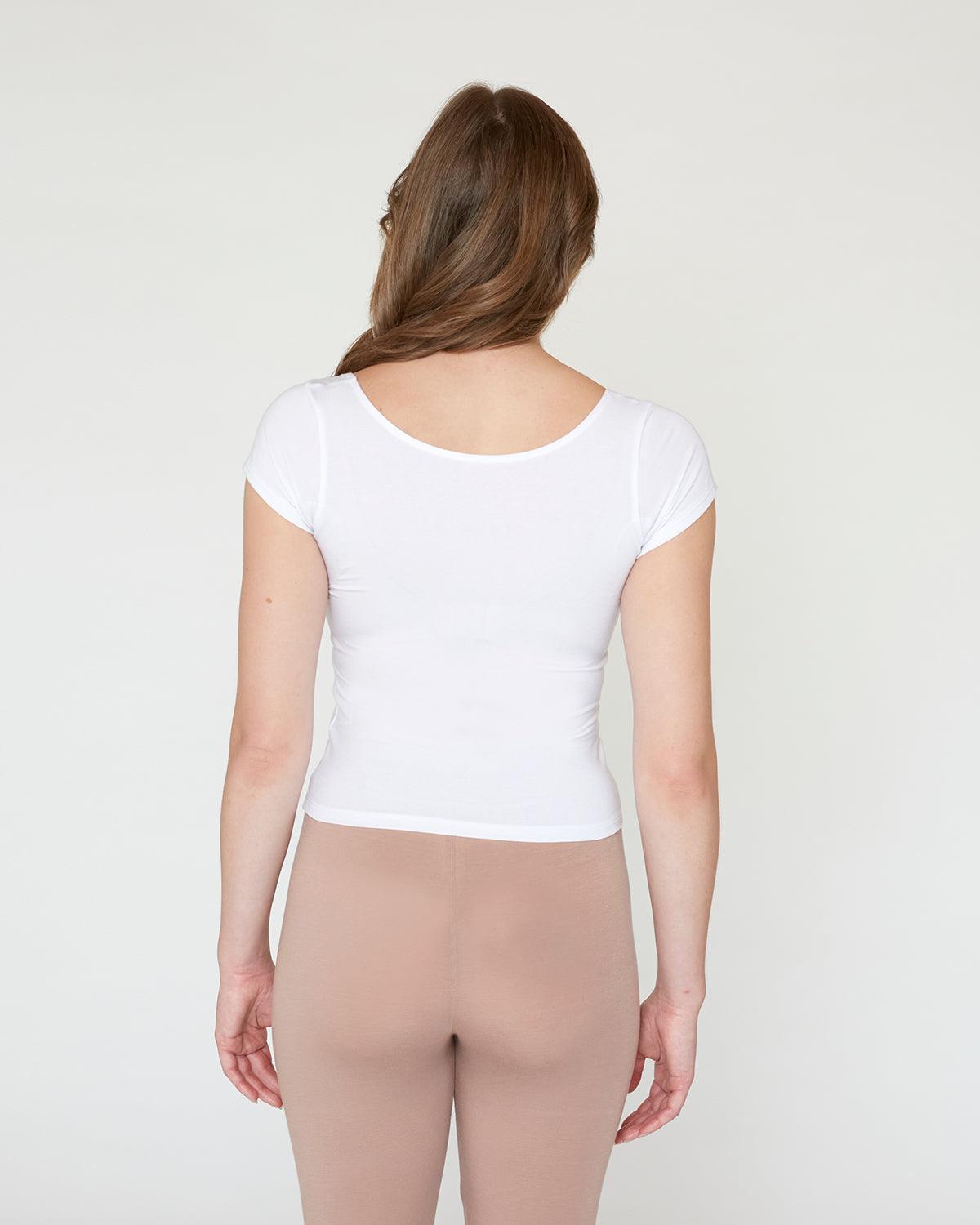 "#color_white| Siobhan is 5'8.5" and wears a size S