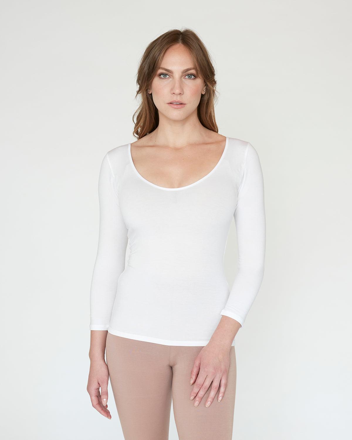 "#color_WHITE|Siobhan is 5'8.5" and wears a size S
